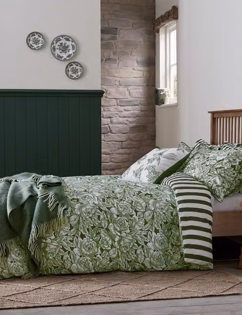 Bedeck Of Belfast Burleigh Hibiscus Floral Cotton Percale Bedding Set, Green, W: 200 x H: 220 cm