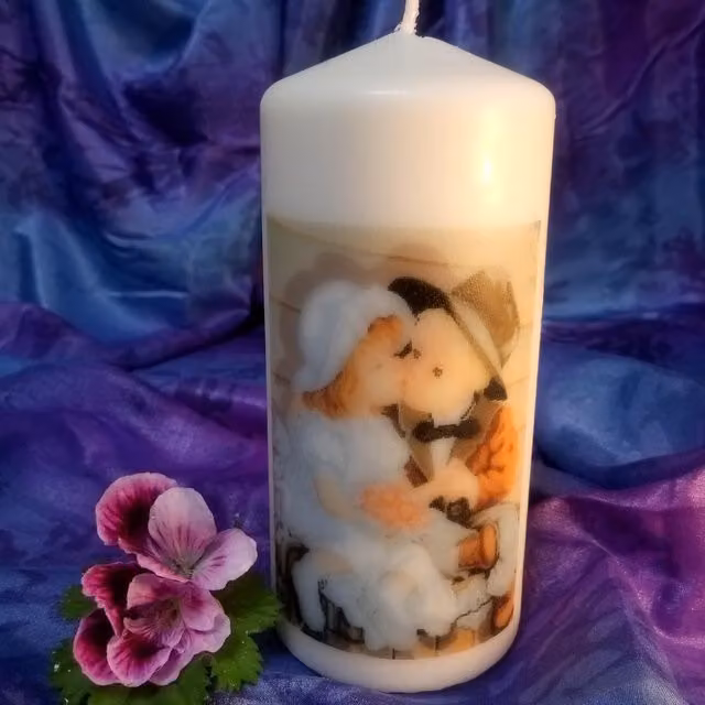 Viki Candle Love and Kisses 1 - Candle Love and Kisses 3 / 3 in White
