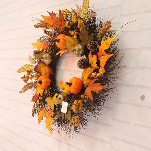 Livingandhome Orange Autumn Wreath Artificial Halloween Decoration with Pumpkin and Leaves