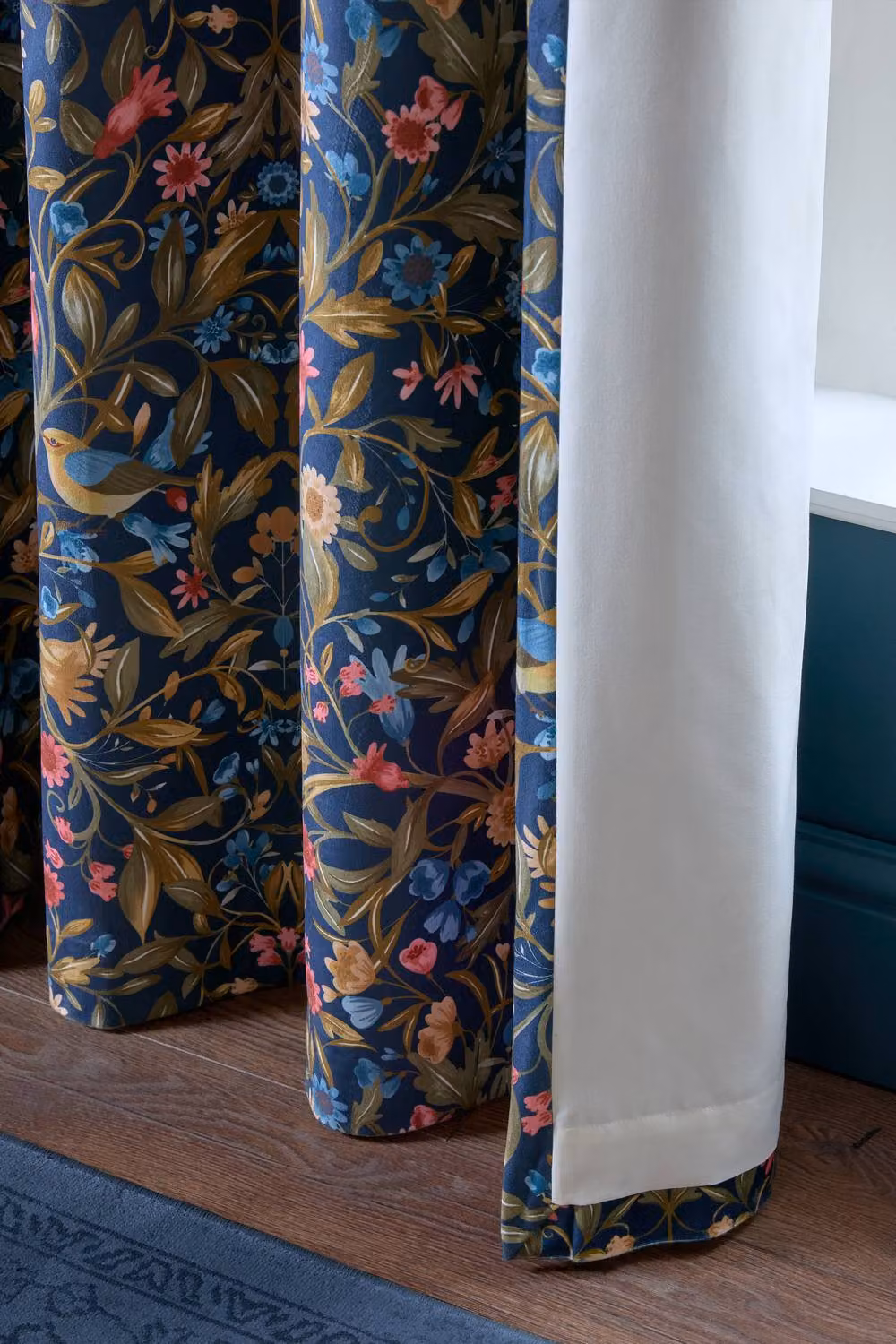Catherine Lansfield Hedgerow Hopper Lined Eyelet Curtains in Navy Blue, W: 117 cm, Drop: 229 cm – 2