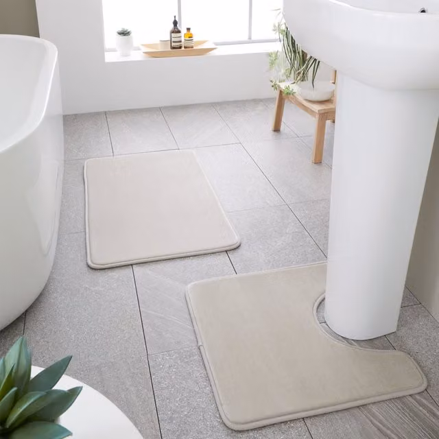 Catherine Lansfield Antibacterial Memory Foam Bath Mat and Pedestal Mat in Beige