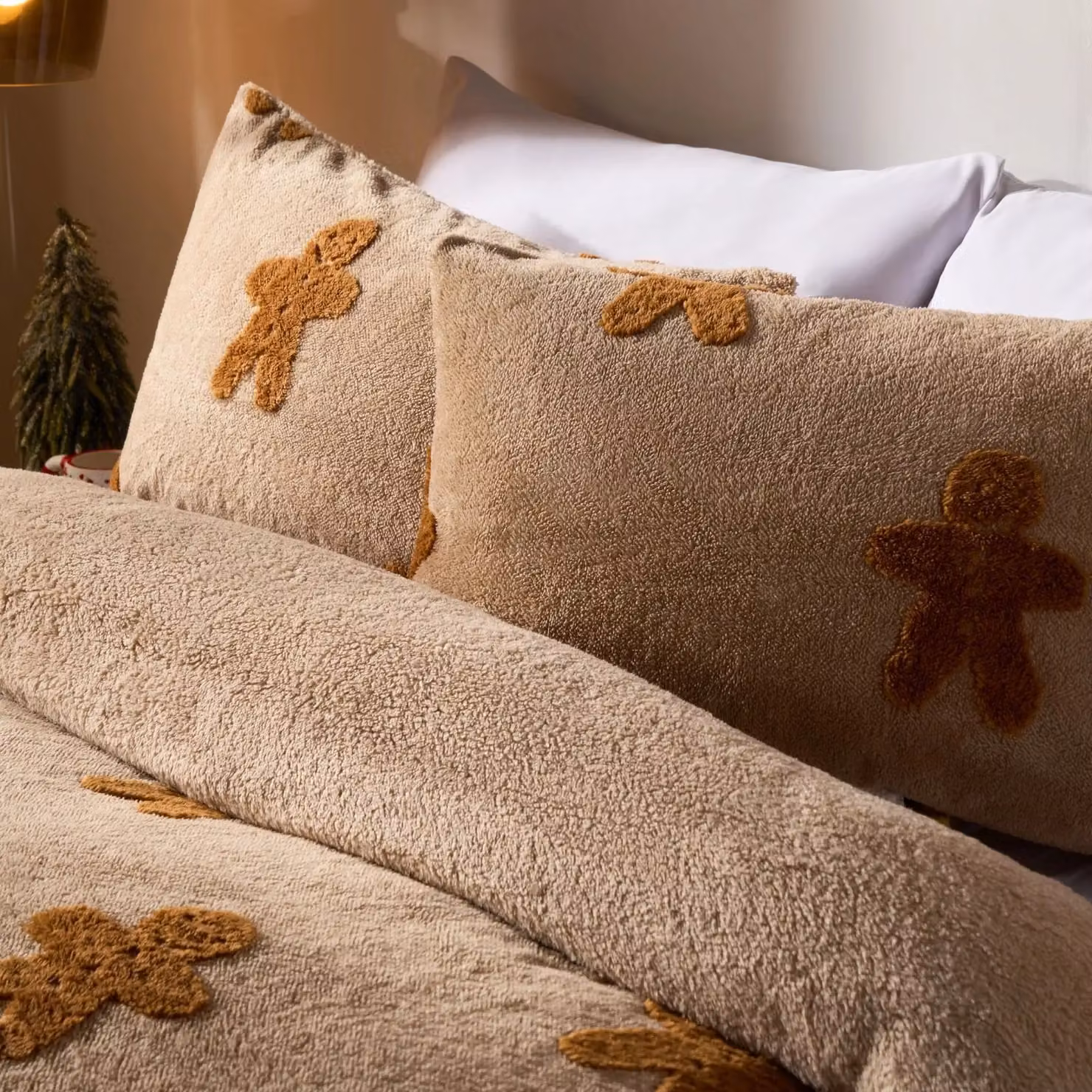 OHS Gingerbread Man Tufted Fleece Duvet Cover and Pillowcase Bedding Set, Beige, W: 140 cm, L: 200 cm – 2