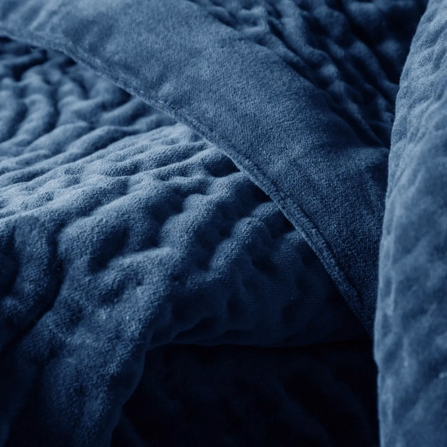 Voyage Maison Haze Quilted Cotton Throw in Mid Blue, W: 140 cm, L: 200 cm – 3