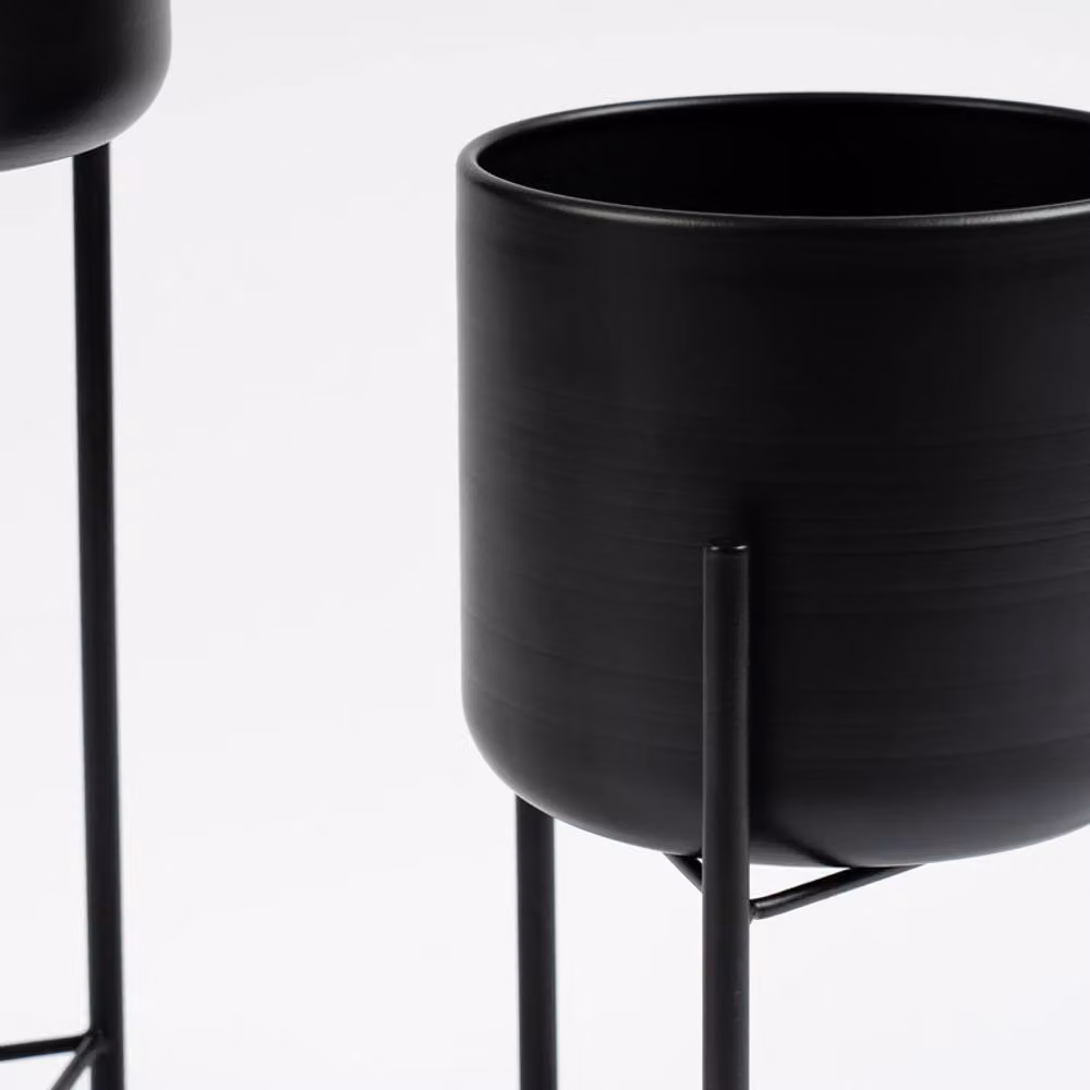 Scottish Everlastings Ltd Set of 2 Modern Round Black Tabletop Planters, H 17 cm x W 15 cm x D 15 cm – 3