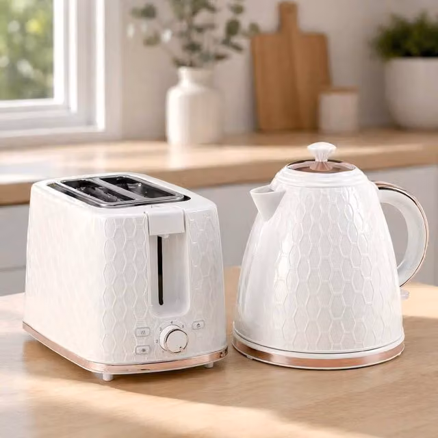 STILVORA Kettle and Toaster Set with Auto Shut-Off in Beige and White