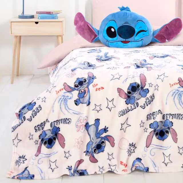 Coco Moon Lilo & Stitch Chilled Vibes Fleece Throw Blanket in White and Multicolour – 1