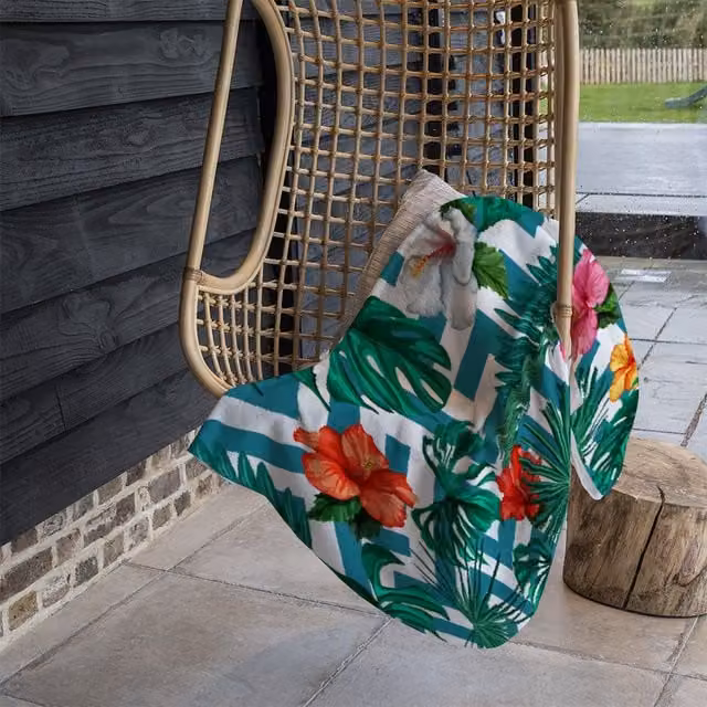 Benjamin Tate Design Tropical Leaves and Geometrics Fleece Blanket in Green, Sand and Multicolour, W/D/H: 120 x 150 cm – 1