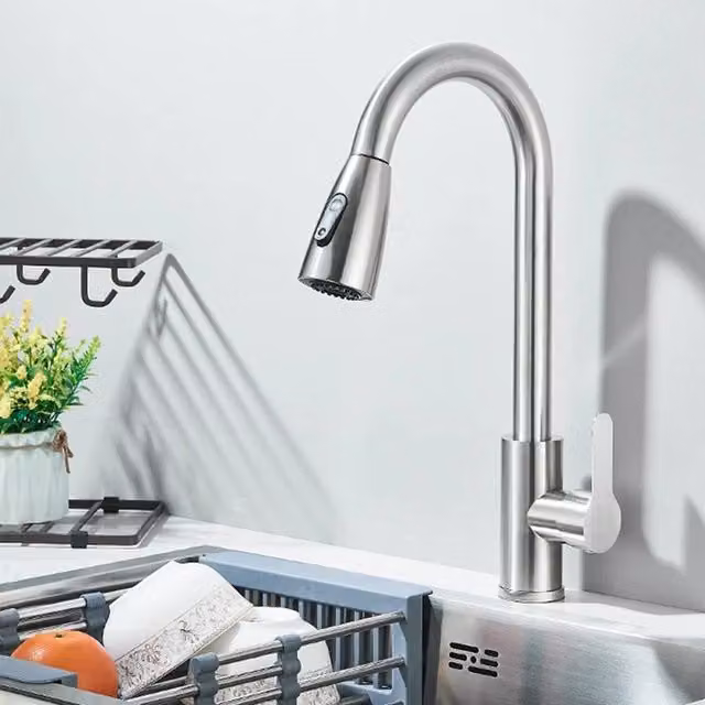 NESTLUNE Single Lever Kitchen Sink Mixer Tap with 360 Degree Pull Out Spray Spout in Matt Silver