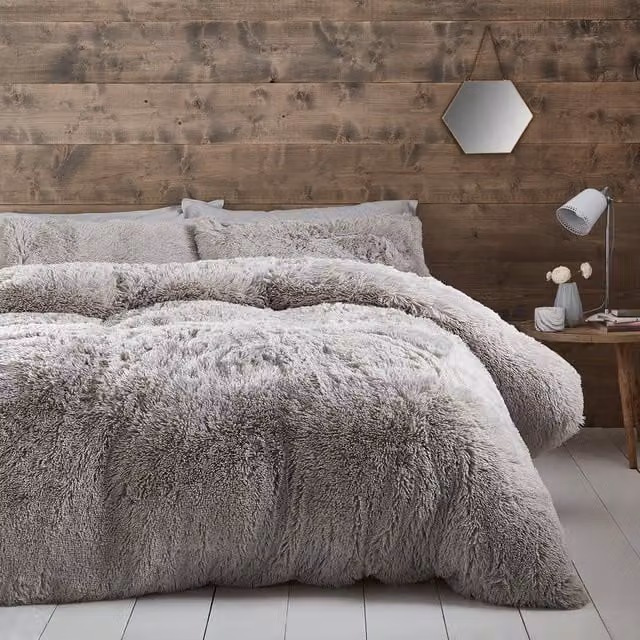 Catherine Lansfield Cuddly Faux Fur Duvet Cover Set, Silver, W: 140 cm, H: 200 cm – 1