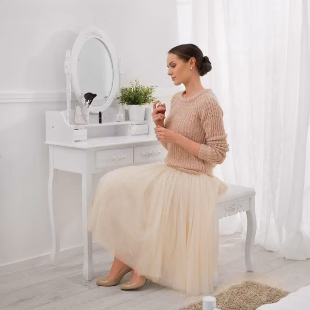 tectake White Lacquered Dressing Table with Mirror and Stool