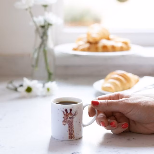 Kitchencraft Set of 6 Blue and White Porcelain Giraffe Espresso Cups