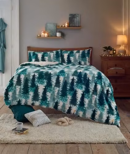 Deyongs Christmas Tree Printed Fleece Duvet Cover Set with Sherpa Reverse in Green and White
