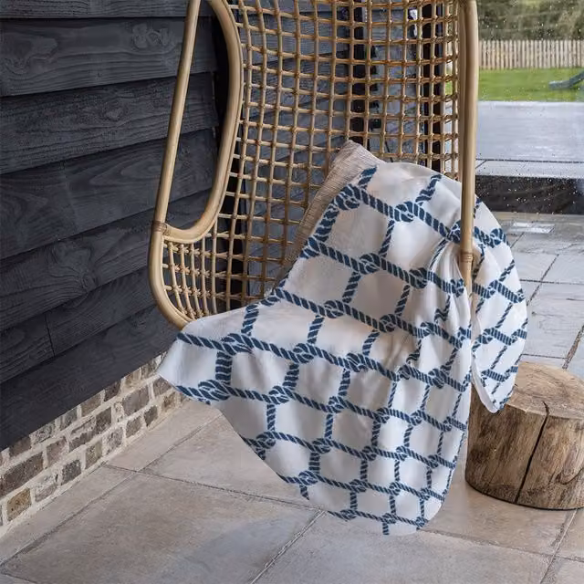 Benjamin Tate Design Geometric Fleece Blanket in Blue and Sand, W/D/H: 120 x 150 cm