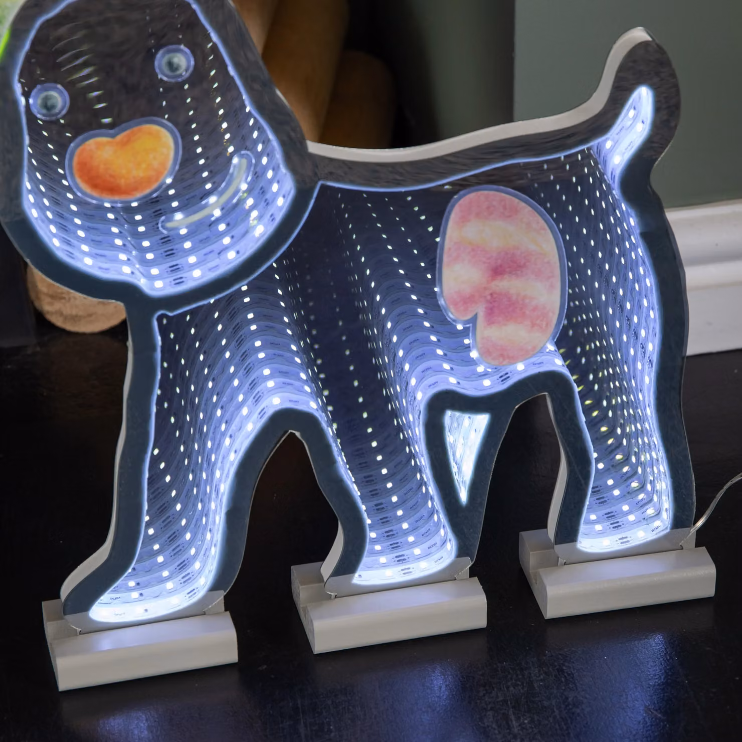 Samuel Alexander LED Infinity Snowdog Christmas Decoration with Wooden Base, Multicolour, Height: 40 cm – 2