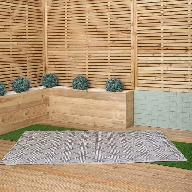 Samuel Alexander Alexandria Large Outdoor Alfresco Patio Rug Mat in Grey and White, W: 150 cm, D: 150 cm, H: 1 cm