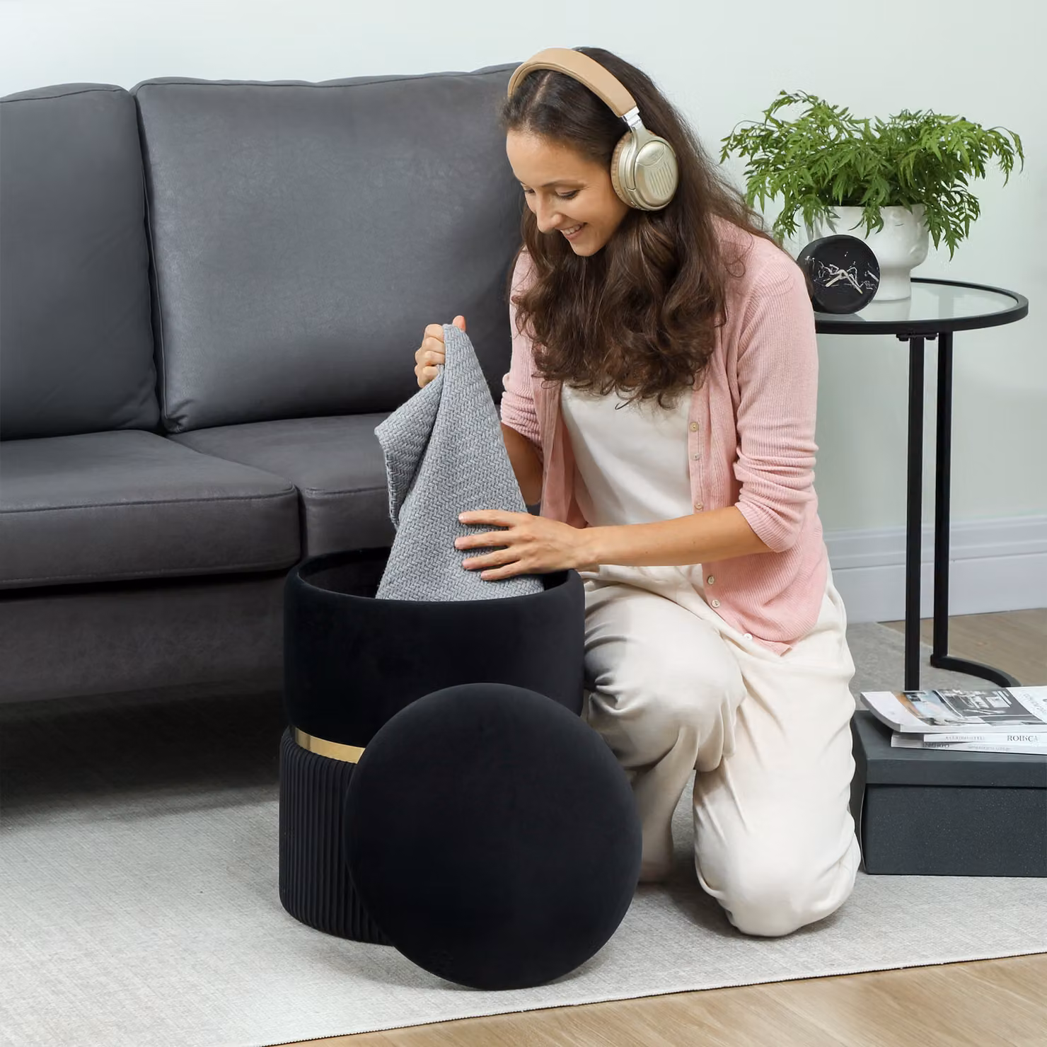 HOMCOM Velvet Storage Ottoman in Black – 6