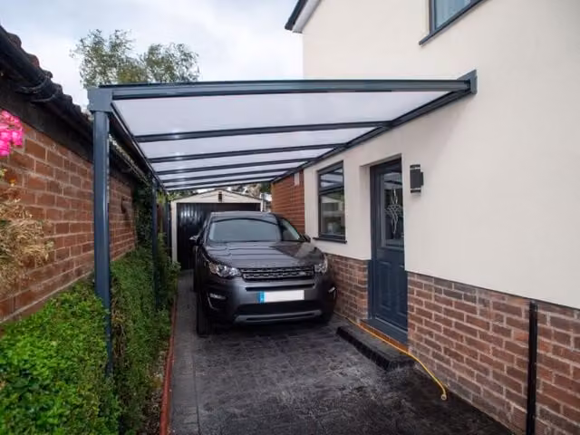 Milwood Group Simplicity 16 Aluminium Lean-to Pergola Veranda in Grey, W: 1100 cm, D: 300 cm