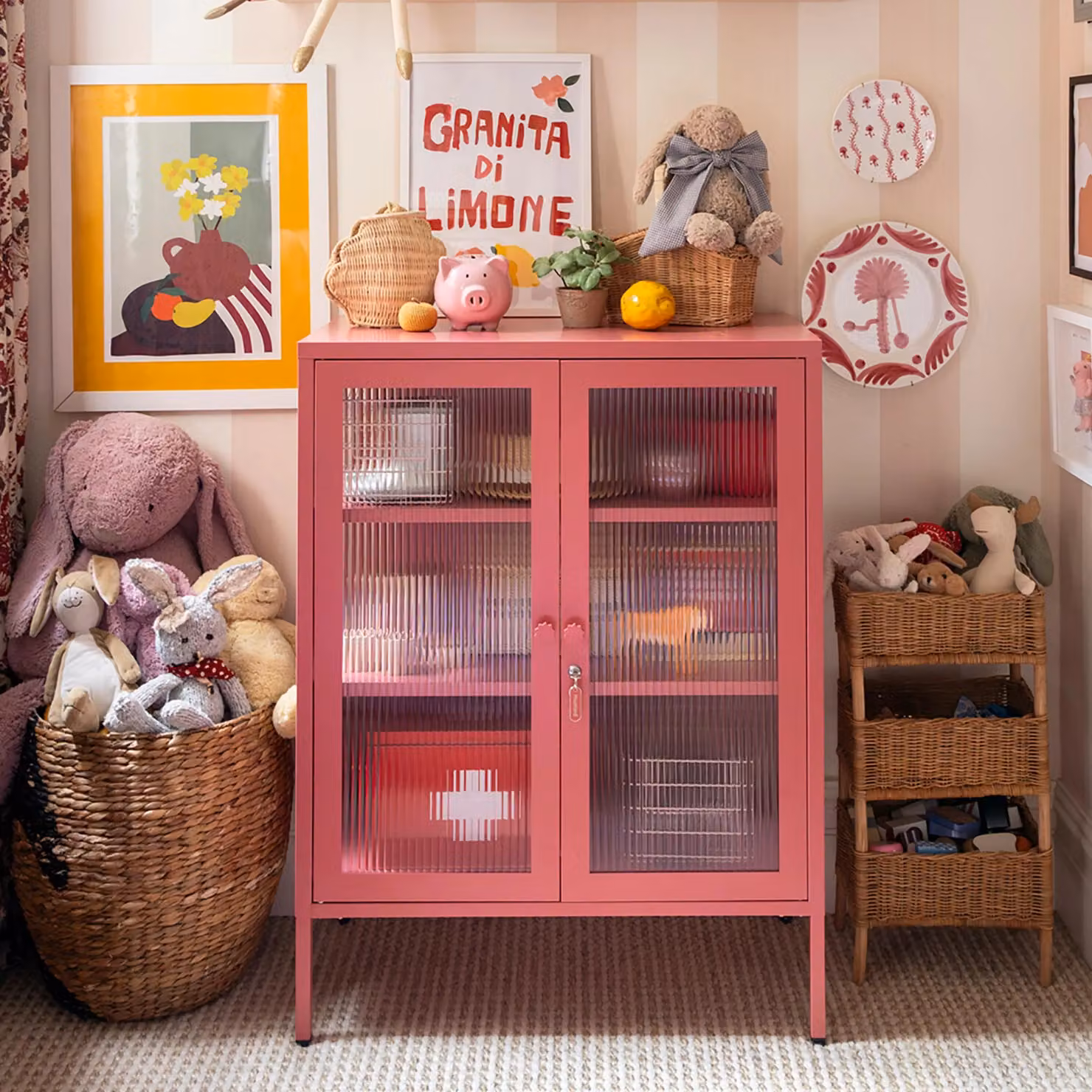 Mustard Made The Mixer Freestanding Kitchen Cabinet with Glass Doors and Lock in Pink and Red, W/D/H: 75 x 40 x 100 cm – 2