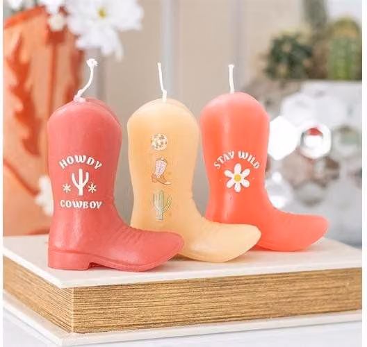 KDMD Set of 3 Multicolour and Pink Cowboy Boot Figure Candles – 1