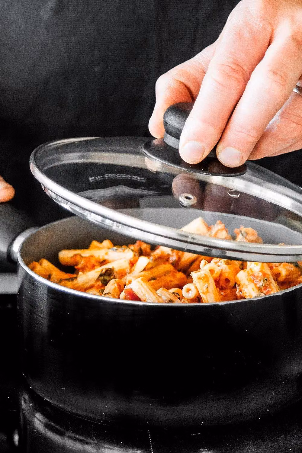 MasterClass Can-to-Pan 18cm Ceramic Non-Stick Aluminium Saucepan with Lid in Grey or Black – 2