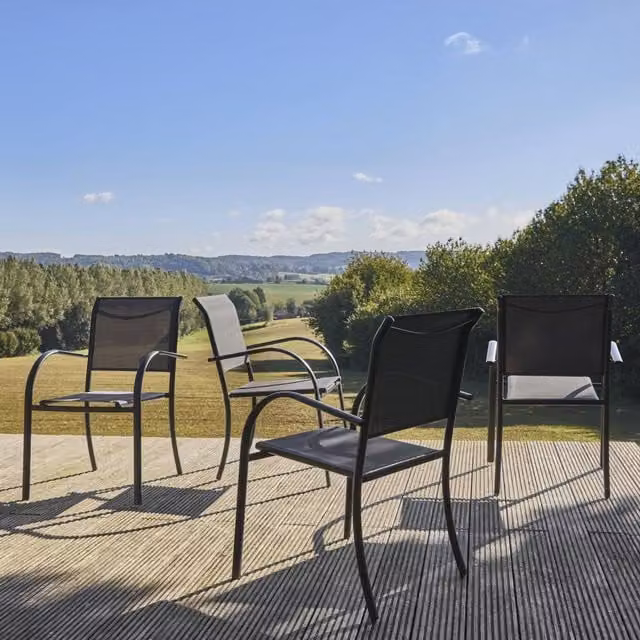 sweeek Set of 4 Modern Aluminium Garden Chairs in Grey – 1