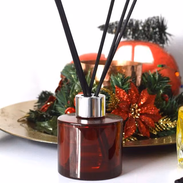 Perfect4U Apple and Cinnamon Reed Diffuser - Red