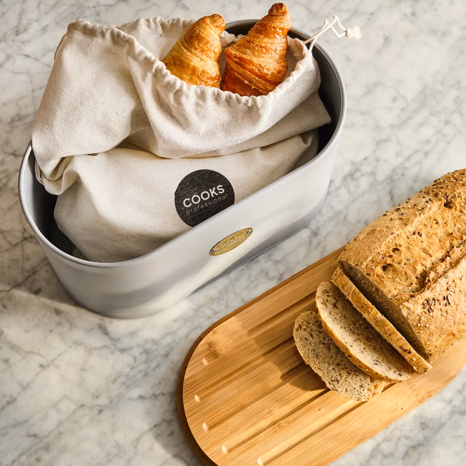 Cooks Professional Ribbed Bread Bin with Linen Bag and 2-in-1 Bamboo Cutting Board Lid in Grey and Silver – 2