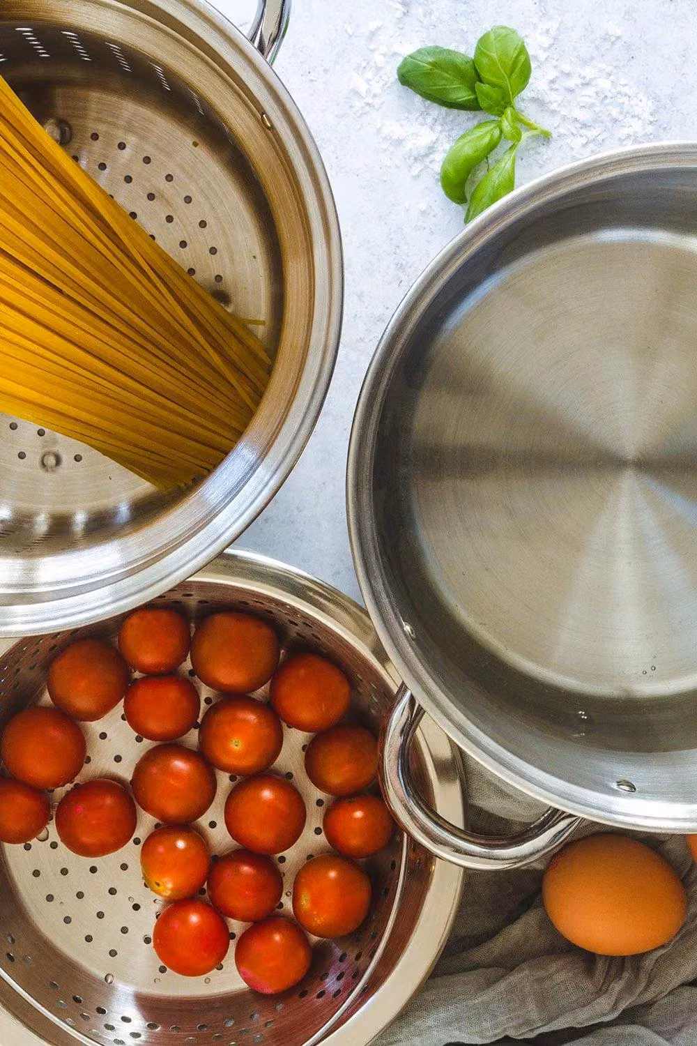 World of Flavours Italian Stainless Steel Pasta Pot with Steamer Insert in Silver – 4