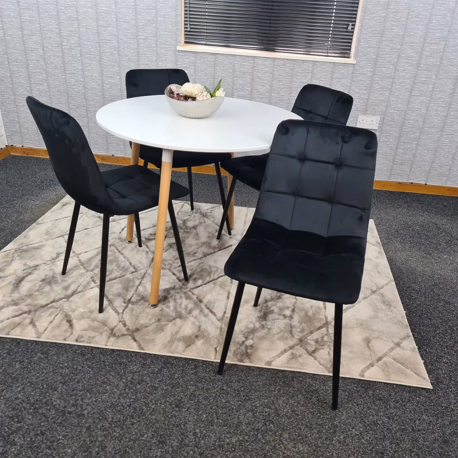 KOSY KOALA Modern Round Dining Table and 4 Black Velvet Chairs Set in Brown – 5