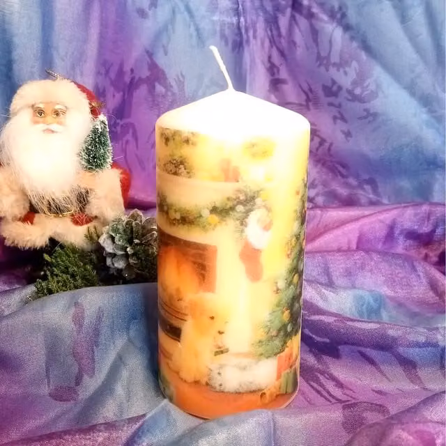 Viki Christmas Puppy and Kitten Scented Candles in White and Multicolour