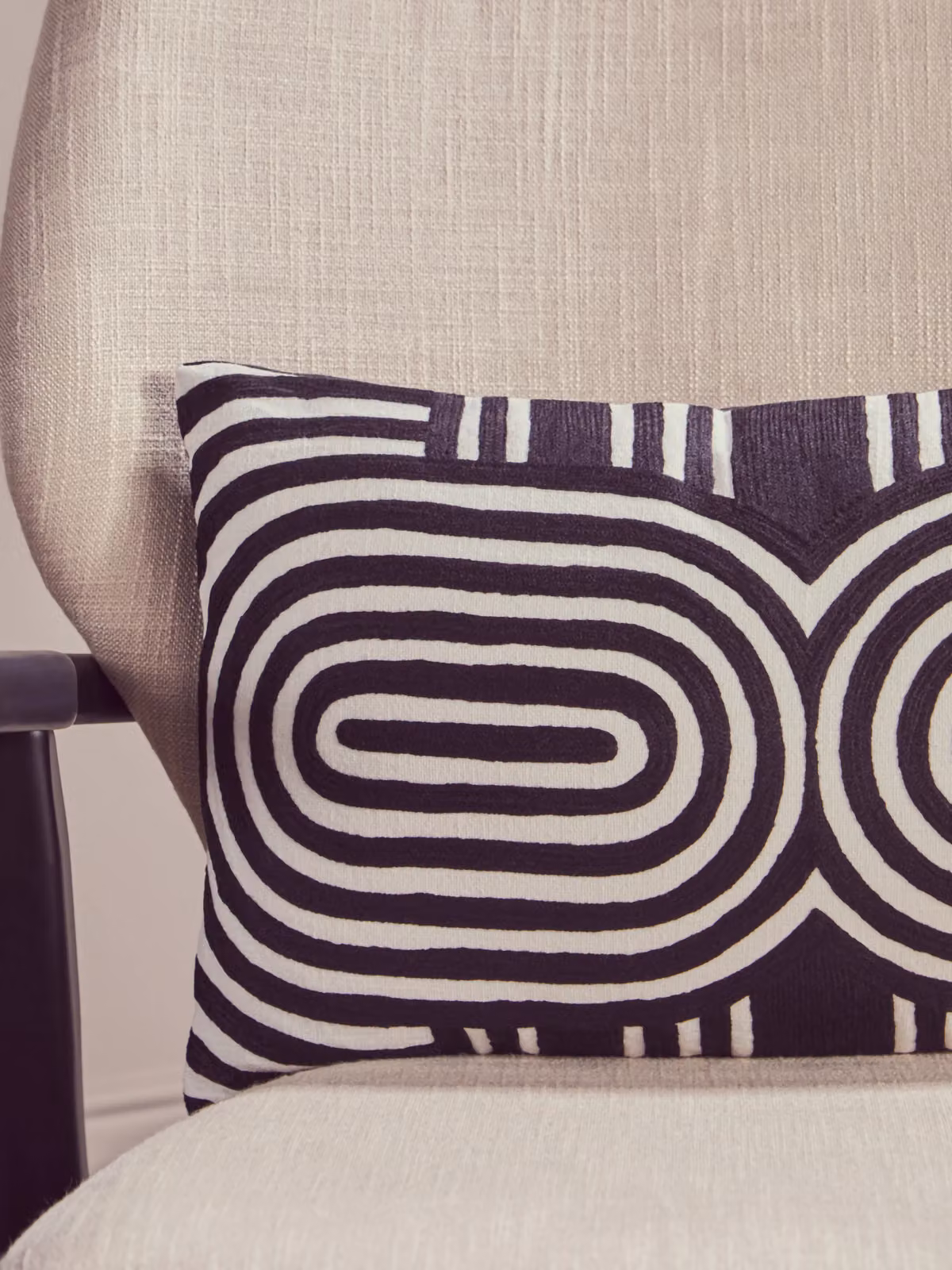 Orsina Bosie Ozella Black and White Graphic Cotton Rectangular Cushion – 3