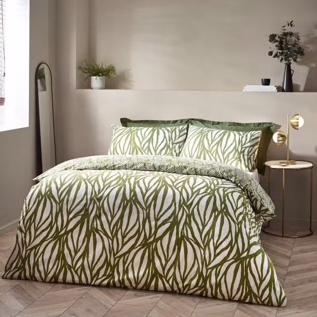 Make it a Home Abstract Leaf Reversible Duvet Cover Set in Green, Double, 140 x 200 cm