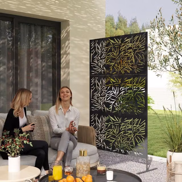 Outsunny Modern Abstract Black Lacquered Steel Freestanding Garden Partition Screen