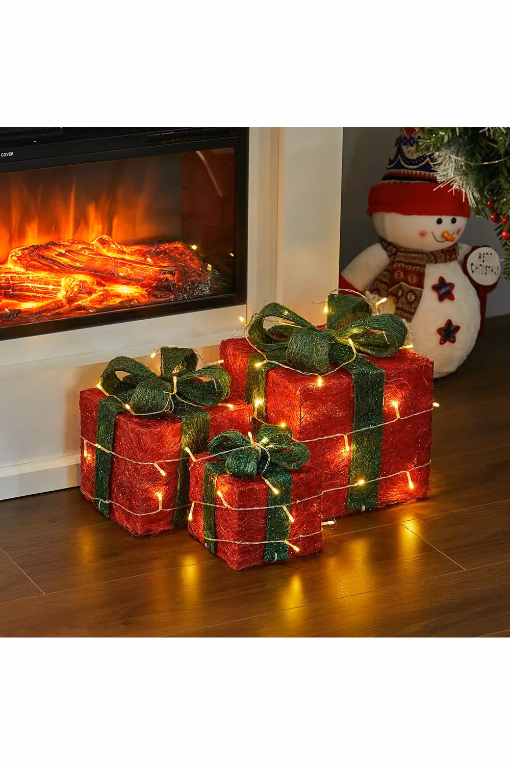 Living and Home 3-Pack Geometric Christmas Ornament Lighted Decorative Gift Boxes in Green and Red – 3