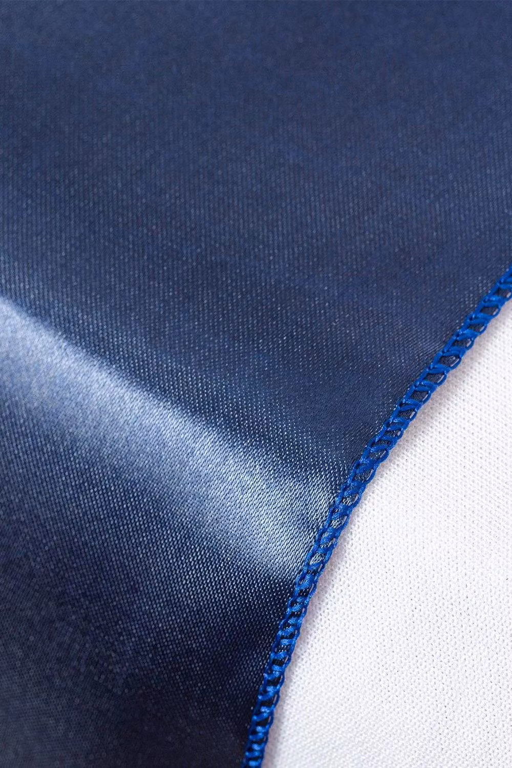 Neel Blue Satin Table Runner in Blue, W/H: 28 x 275 cm – 3