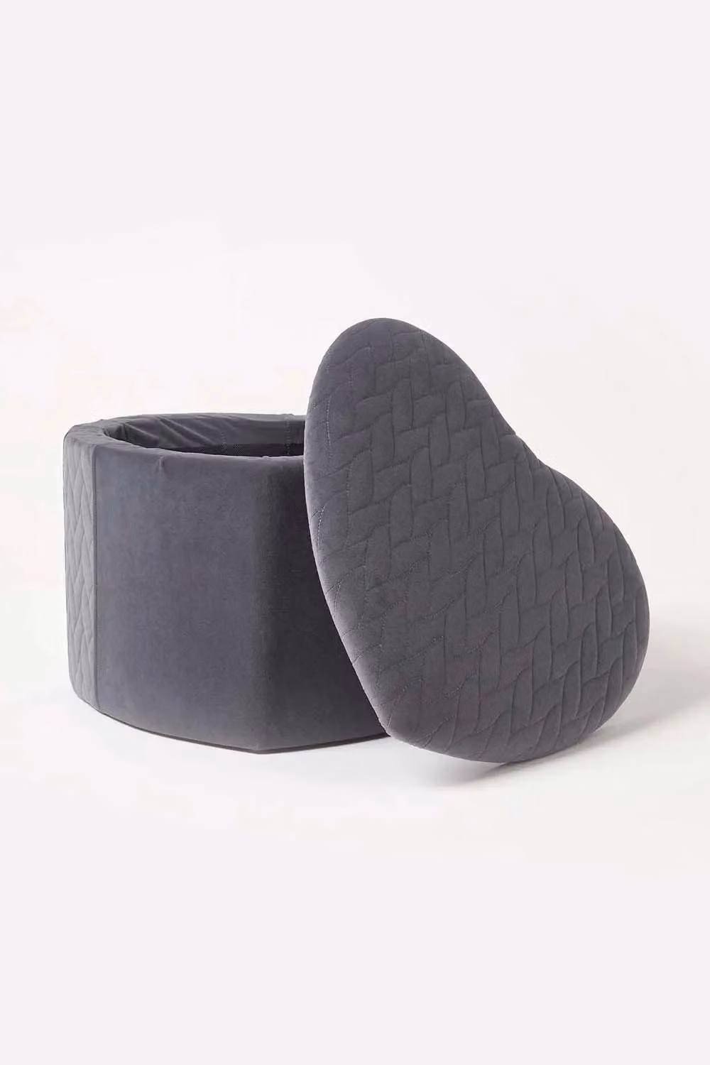 Homescapes Arundel Heart-Shaped Velvet Footstool with Storage in Grey – 2