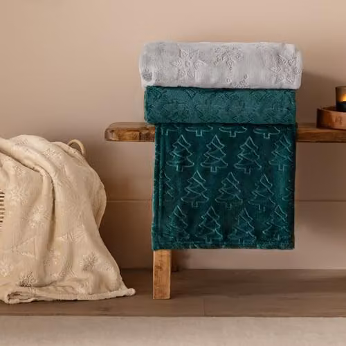 Furn Festive Time Embossed Fleece Throw in Beige, W/D/H: 140 x 180 cm – 3