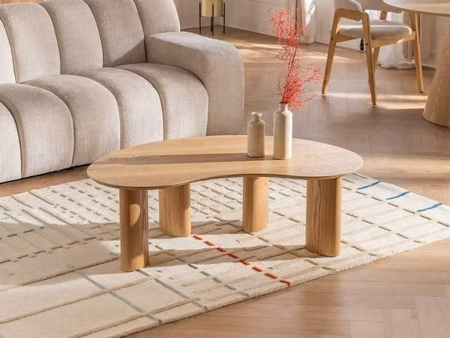CALYNOR Ash Veneer Coffee Table in Light Oak