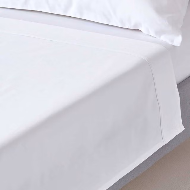 Homescapes 1000 Thread Count Egyptian Combed Cotton Flat Sheet in White, Mako Satin Feel, W: 140 cm, L: 200 cm