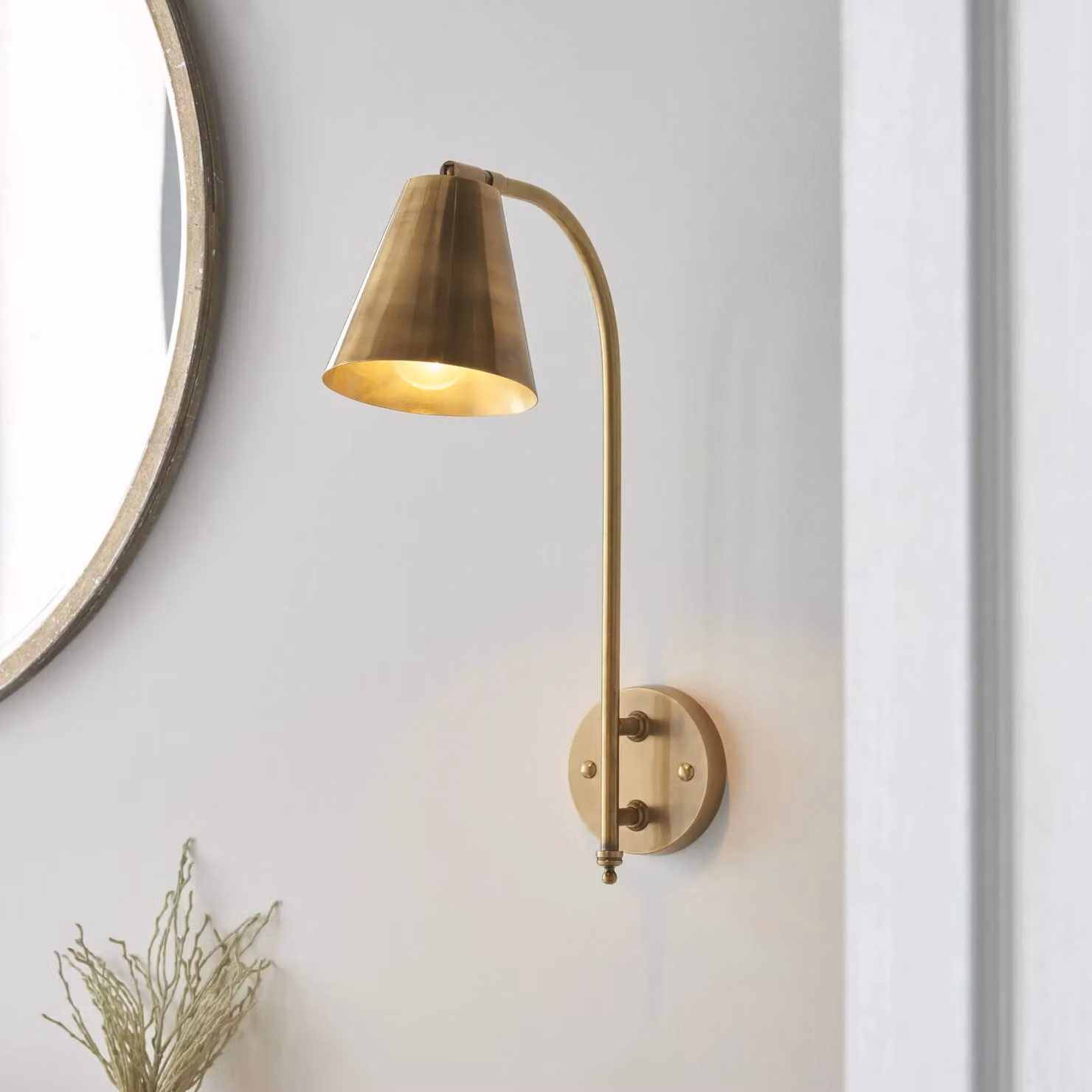 Loops Dimmable LED Wall Light in Antique Gold Brass with E27 Socket, H 49 cm x W 40 cm x D 14 cm – 2