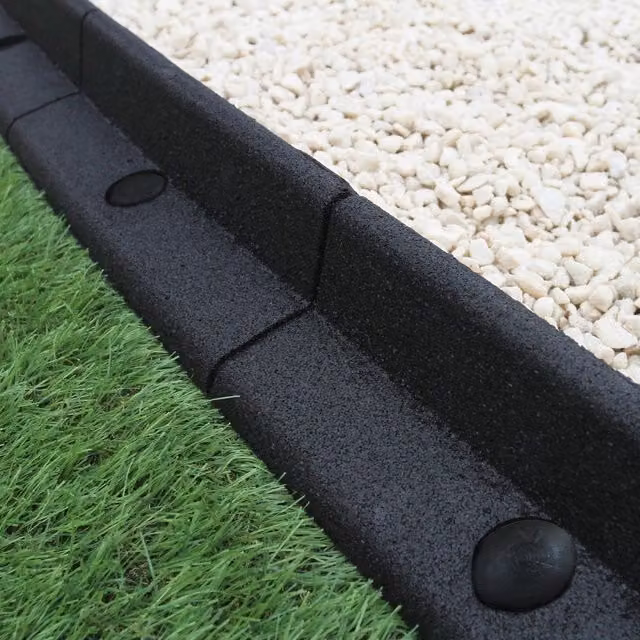 Monstershop Flexible Black Lawn Edging, 4.8m Total Length – 1