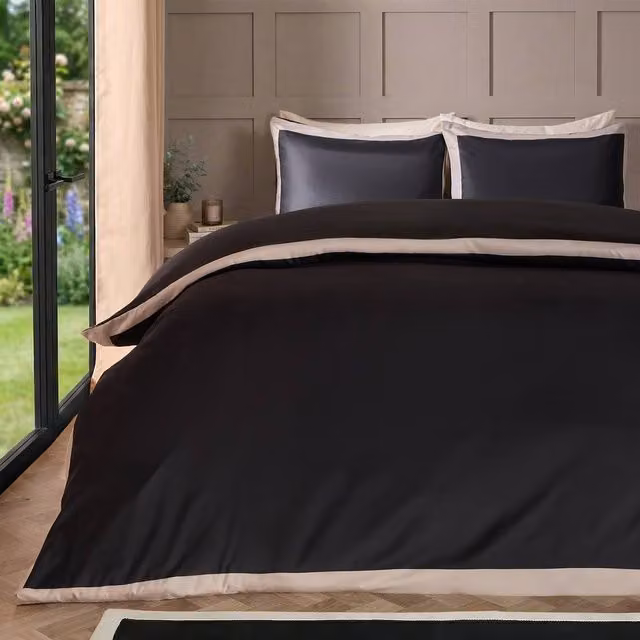 OHS Jet Black Microfibre Bedding Set with Contrast Border Duvet Cover and Pillowcase, W/D/H: 200 x 200 cm