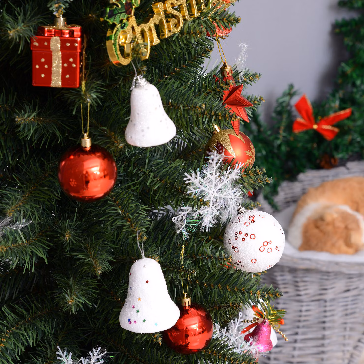 HOMCOM 2.1m Green Artificial Pine Christmas Tree with Plastic Stand – 6
