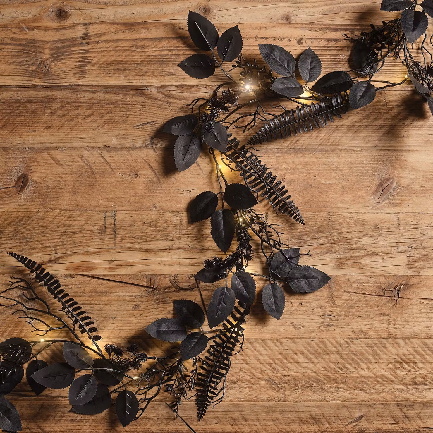 Lights4fun 1.8m Pre Lit Black Foliage Halloween Garland