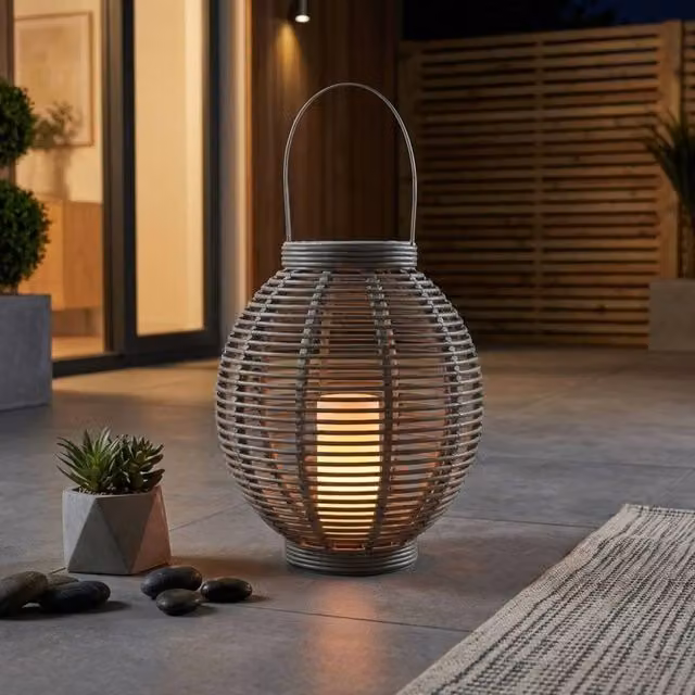Garden Greatness Rattan Effect Solar Candle Lantern in Beige, W/D/H: 38.0 x 38.0 x 42.0 cm