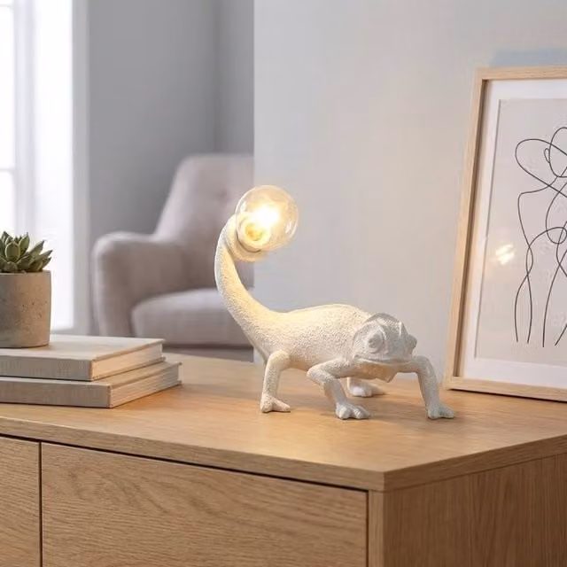 Garden Greatness Textured Lizard Table Lamp in Beige – 1