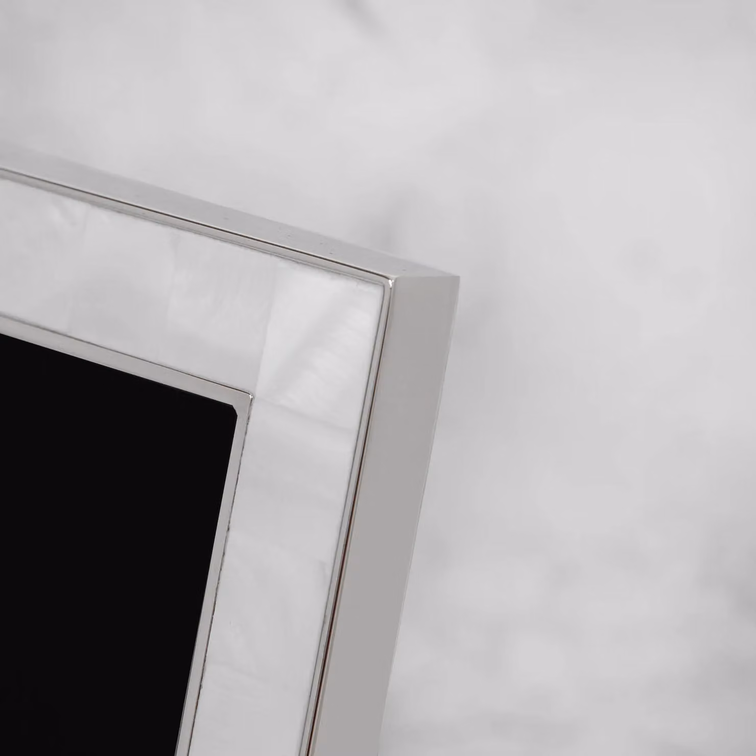 Widdop and Co Elegance Nickel and Mother of Pearl Rectangular Photo Frame in Silver and Black – 2