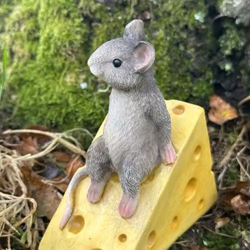 Animal Crackers Mouse on Cheese Wedge Fairy Garden Ornament in Grey and Multicolour – 3