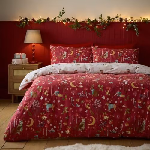 Catherine Lansfield Christmas Enchanted Twilight Reversible Duvet Cover and Pillowcase Set, Red, W/D/H: 200 x 200 cm – 1