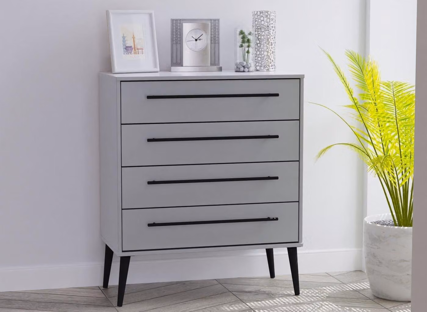 Oregon 4-Drawer Chest in Grey with Soft-Close Drawers and Scandinavian Design